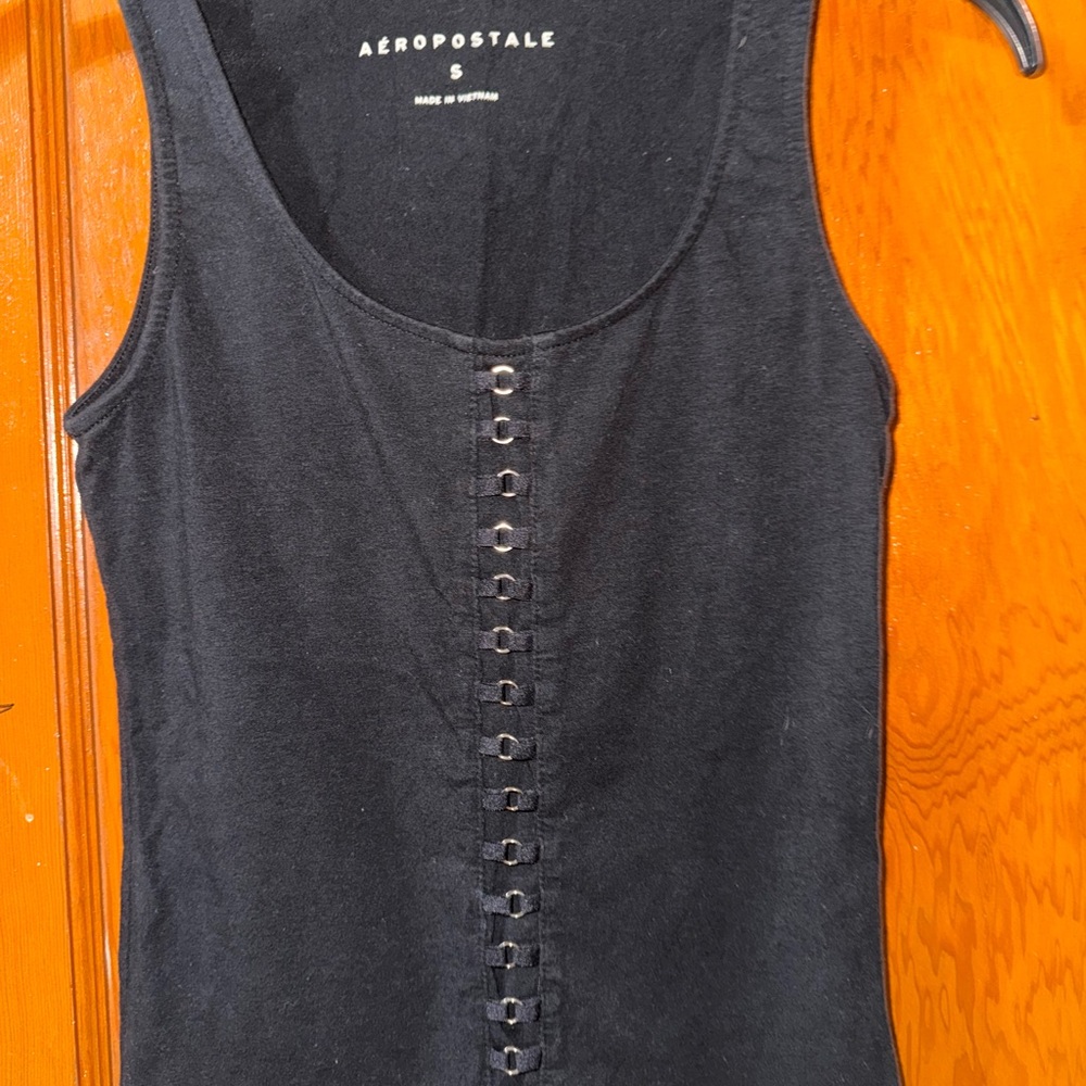 Aero Tank - Picture 2 of 2